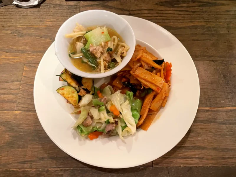 〆サバの食べ飲み歩き日記_新宿_スクンビット・ソイ 55_1
