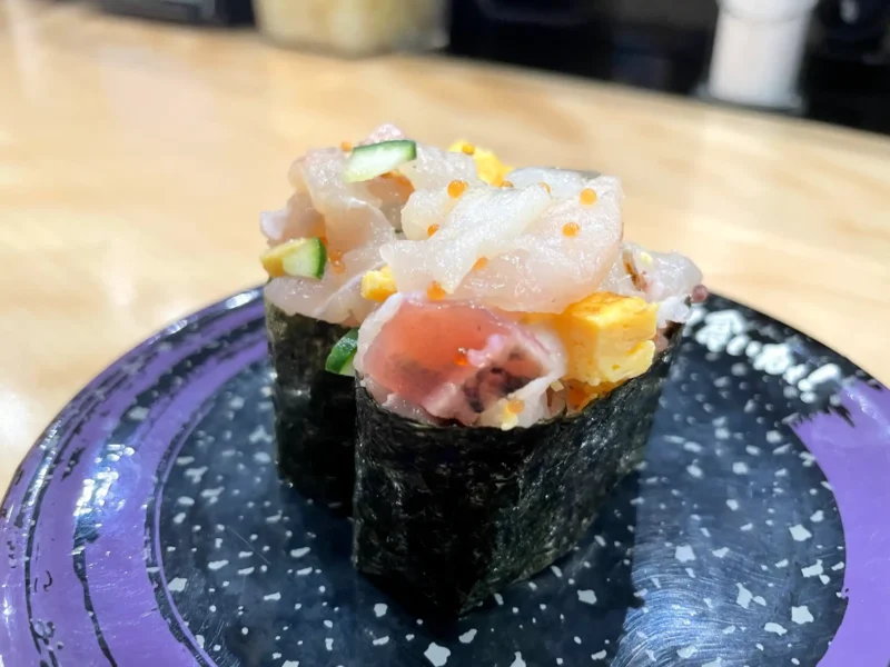 すし食いねぇ! 金沢駅前店のの切り落とし軍艦